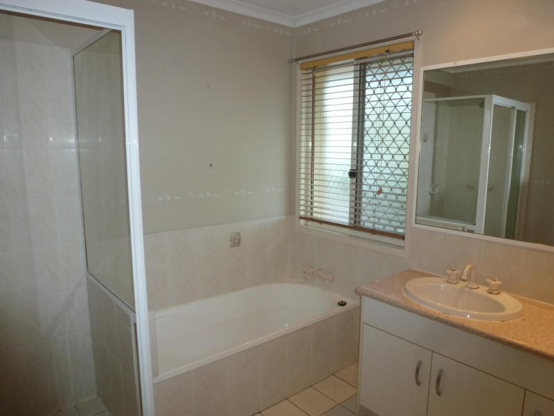 03/102 Alexander Drive, Highland Park QLD 4211