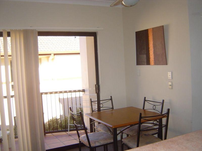 Unit 22/7-13 Barranbali Street, Chevron Island QLD 4217