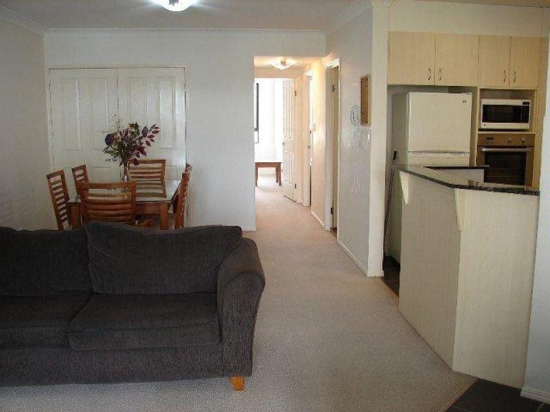 30/6 Fifth Avenue, Burleigh Heads QLD 4220