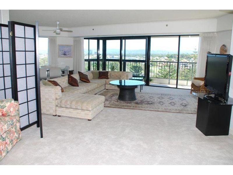 24 Breaker Street, Main Beach QLD 4217