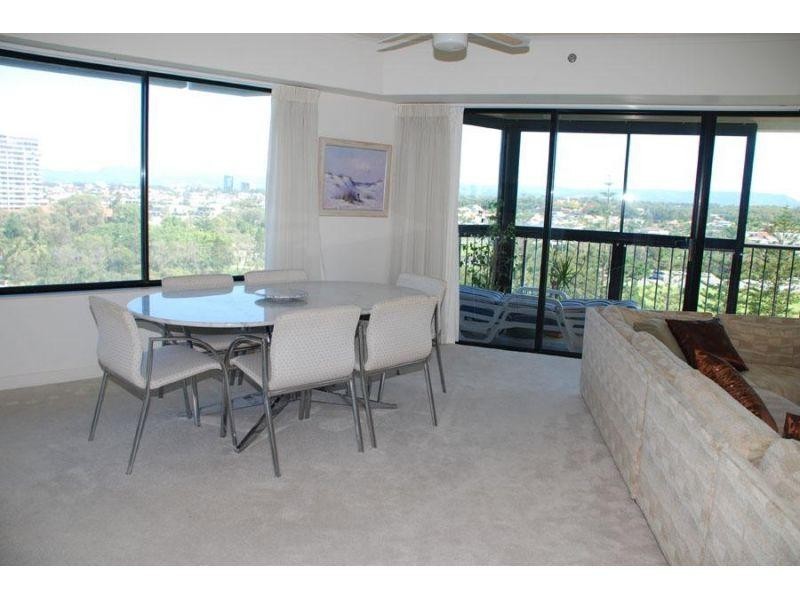 24 Breaker Street, Main Beach QLD 4217