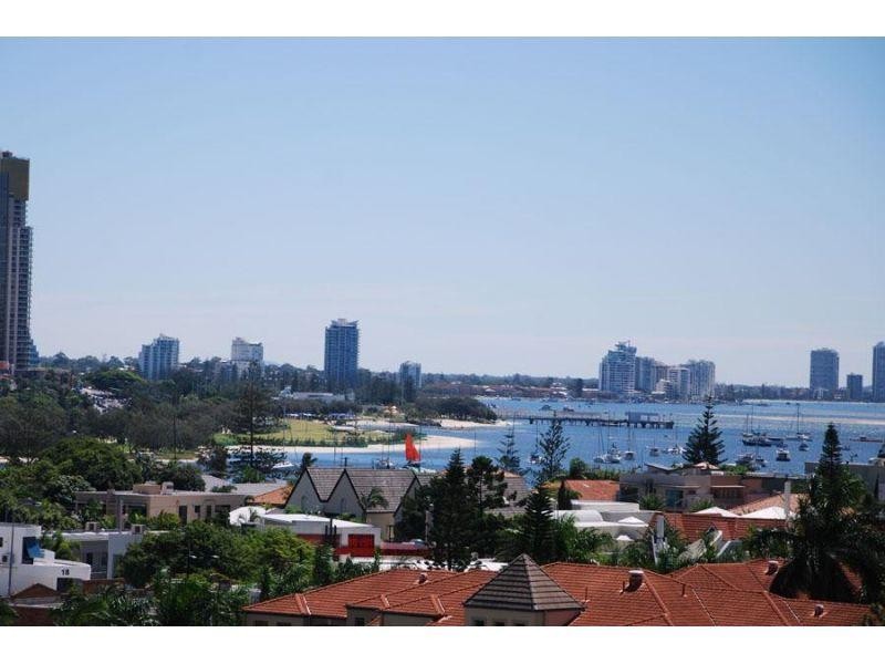 24 Breaker Street, Main Beach QLD 4217
