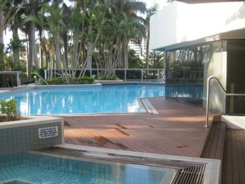 24 Breaker Street, Main Beach QLD 4217