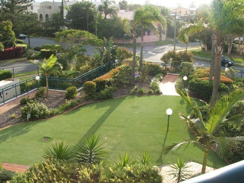 22 Montgomery Avenue, Main Beach QLD 4217