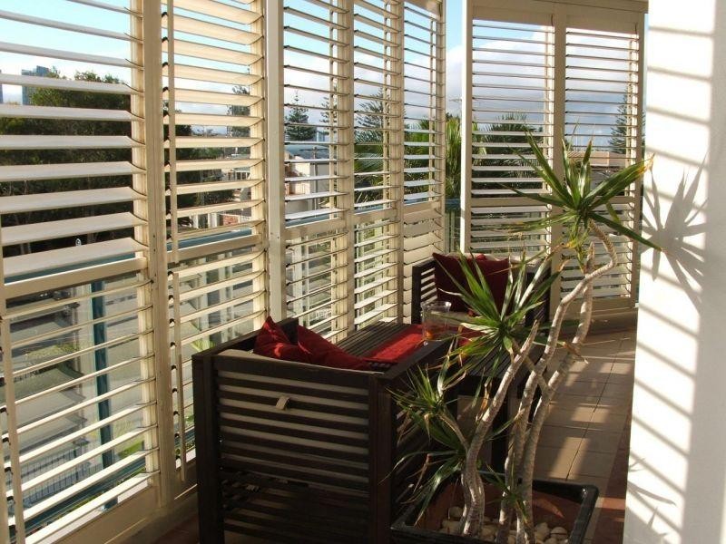 22 Montgomery Avenue, Main Beach QLD 4217