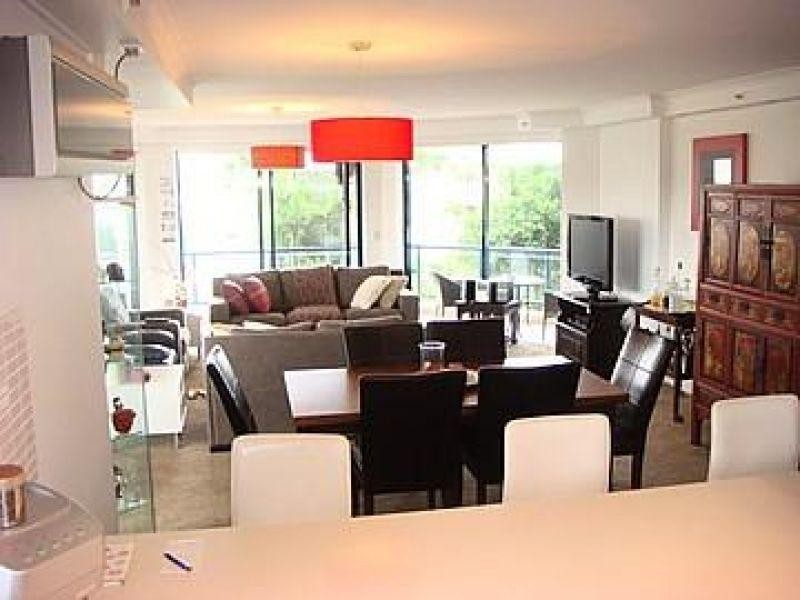 22 Montgomery Avenue, Main Beach QLD 4217