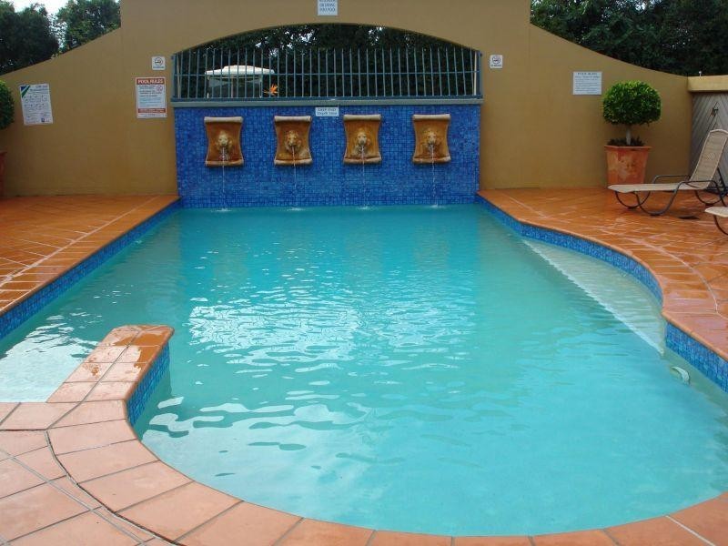 20 Fairway Drive, Clear Island Waters QLD 4226