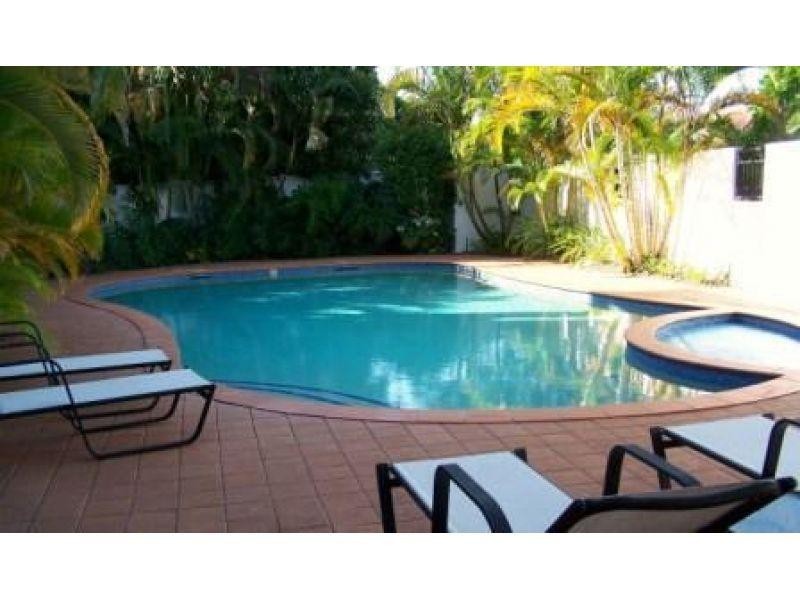 16-24 Purli Street, Chevron Island QLD 4217