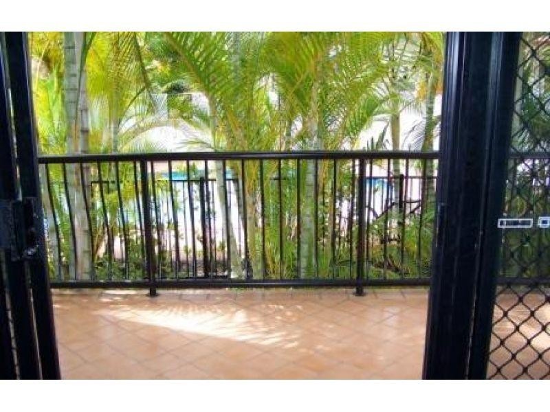 16-24 Purli Street, Chevron Island QLD 4217