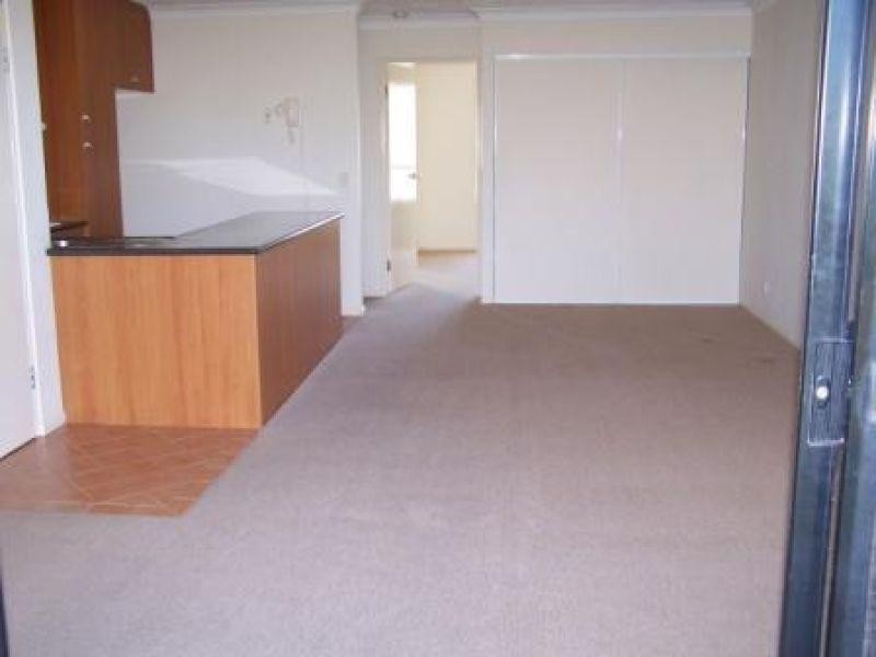 16-24 Purli Street, Chevron Island QLD 4217
