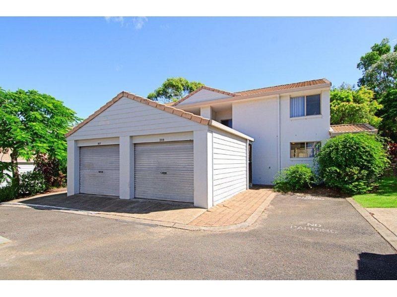 641 Pine Ridge Road, Biggera Waters QLD 4216