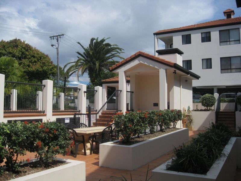 23/11-15 Owens Lane, Southport QLD 4215