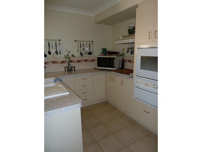 23 Tristan Court, Benowa QLD 4217