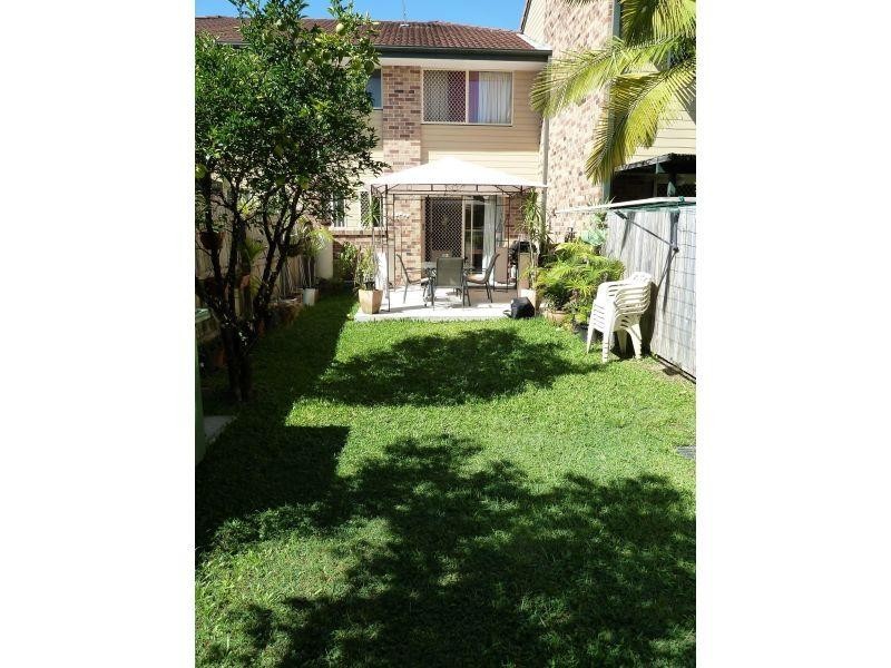 23 Tristan Court, Benowa QLD 4217