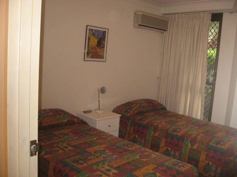 3/5-25 Enderley Avenue, Surfers Paradise QLD 4217