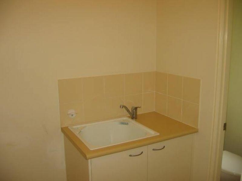 5/8 Honeysuckle Way, Calamvale QLD 4116