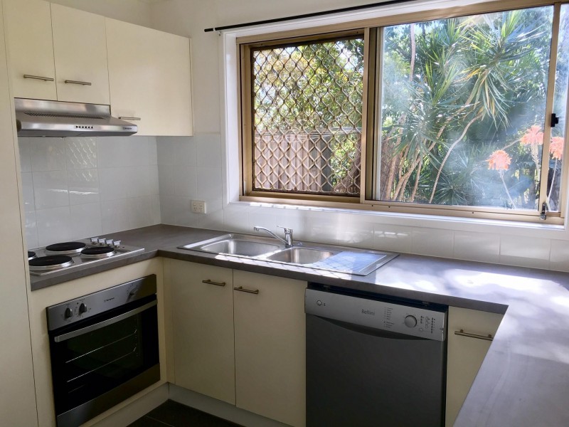 4/6-20 Ben Lomond Drive, Highland Park QLD 4211