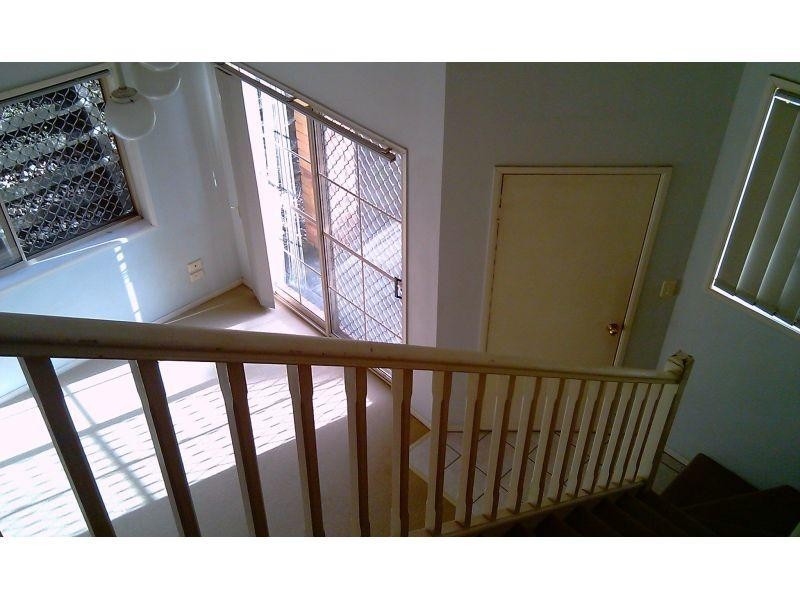 1A Alison Road, Carrara QLD 4211