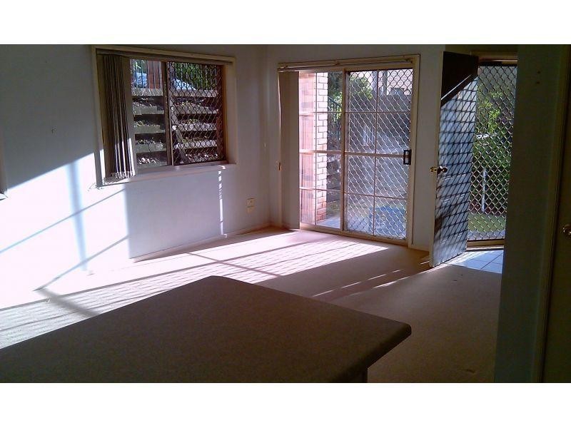 1A Alison Road, Carrara QLD 4211