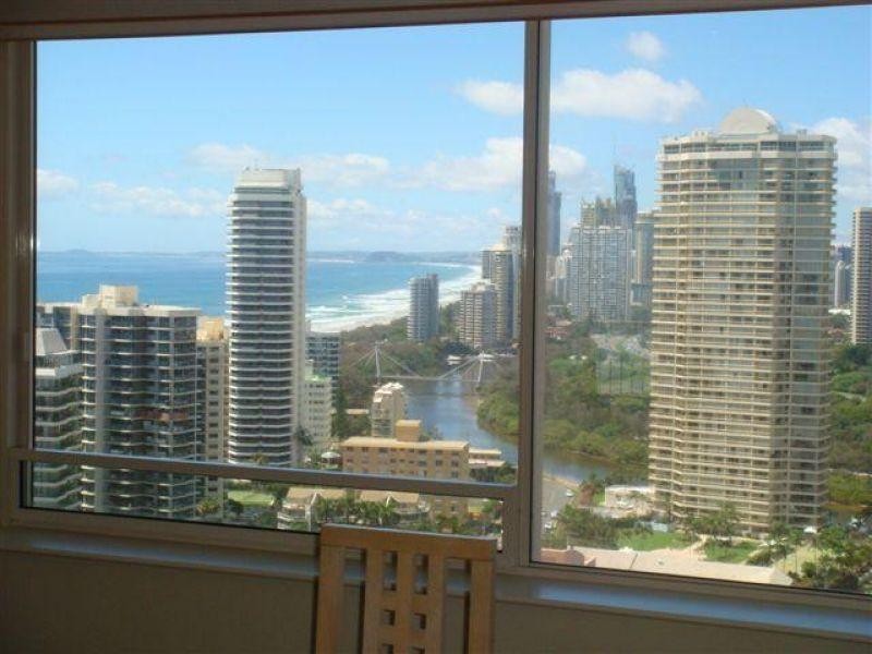 1 Peak Avenue, Main Beach QLD 4217