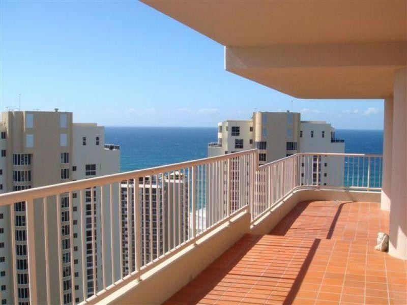 1 Peak Avenue, Main Beach QLD 4217