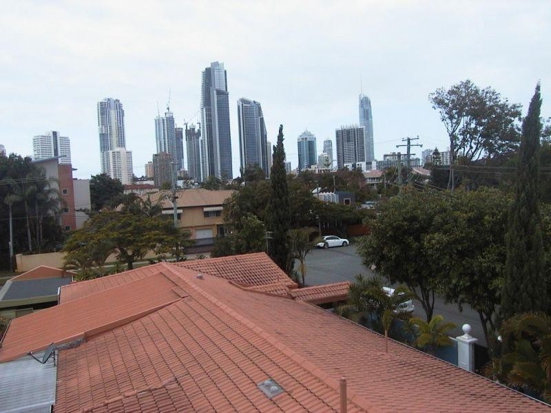 3-5 Barranbali Street, Chevron Island QLD 4217