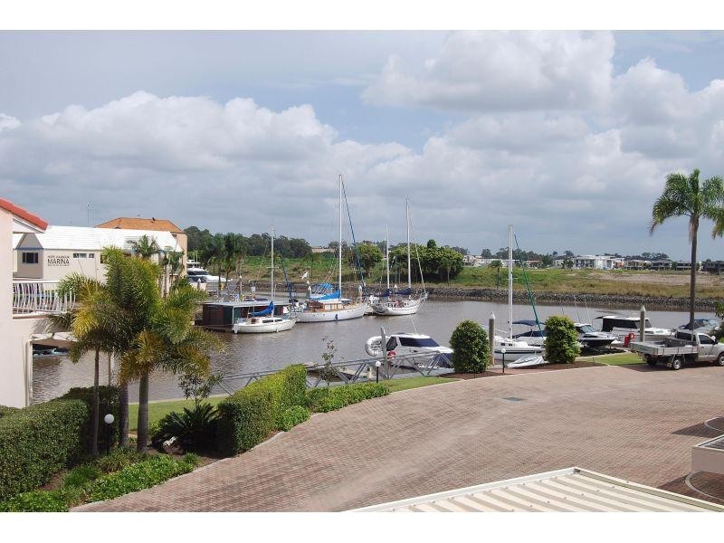 Villa 36/81 Boykambil Esplanade, Hope Island QLD 4212