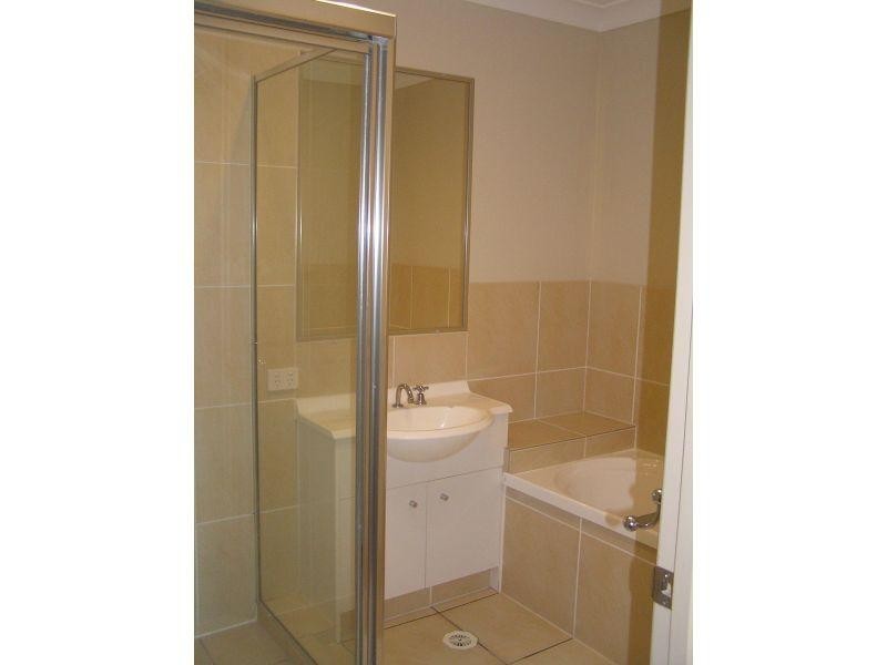 1A Alison Road, Carrara QLD 4211