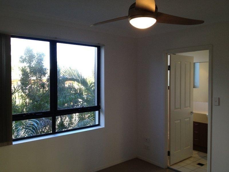 20/6 Fifth Avenue, Burleigh Heads QLD 4220