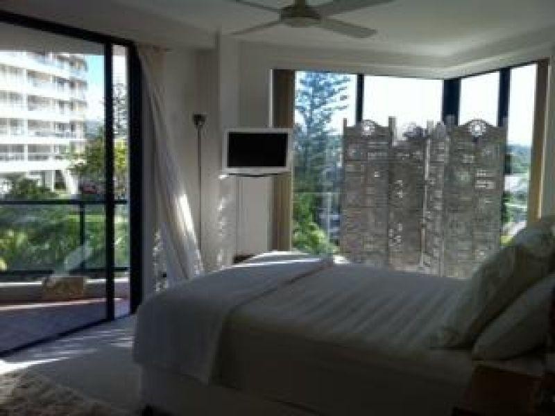 06/22 Montgomery Avenue, Main Beach QLD 4217