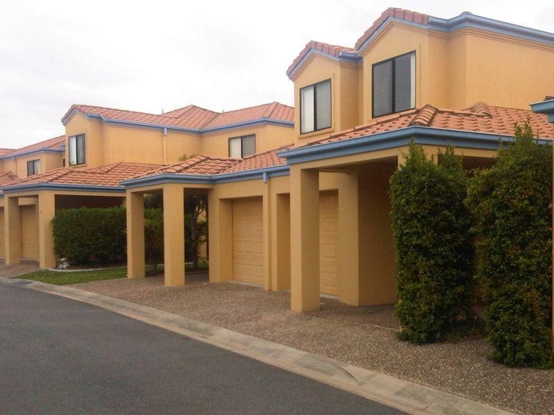 2 Concord Circuit, Robina QLD 4226