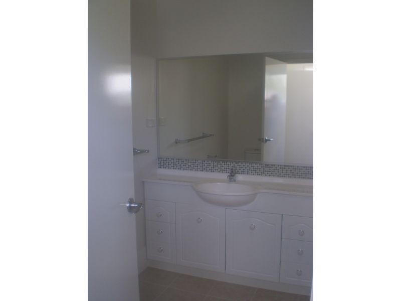 25 Abell Road, Cannonvale QLD 4802