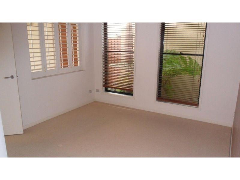 1 The Vistas Drive, Carrara QLD 4211