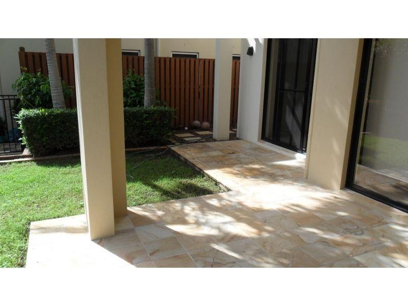 1 The Vistas Drive, Carrara QLD 4211