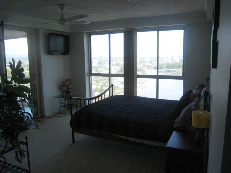 53/2898 Gold Coast Highway, Surfers Paradise QLD 4217