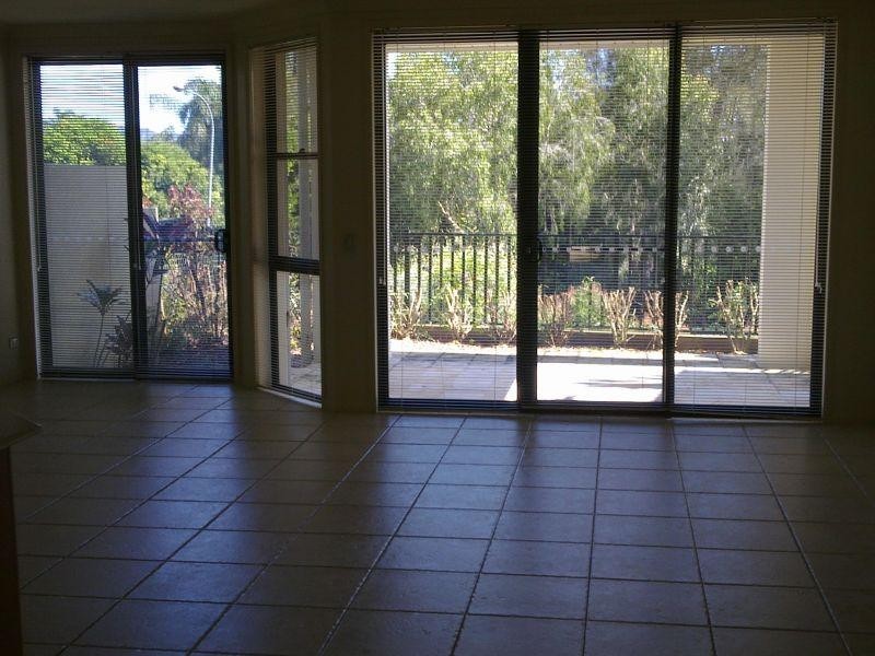 1072/1 The Cove Crescent, Carrara QLD 4211