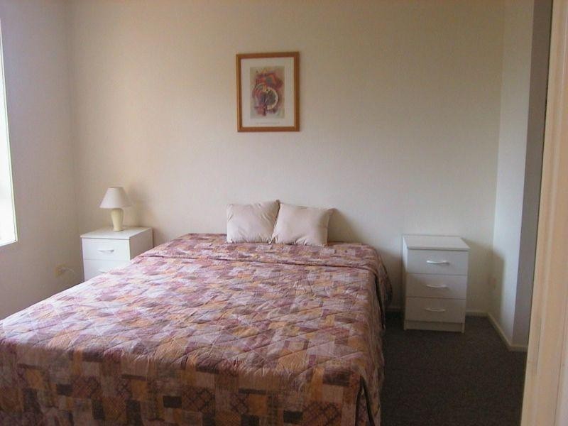 Unit/14/3-5 Barranbali Street, Chevron Island QLD 4217