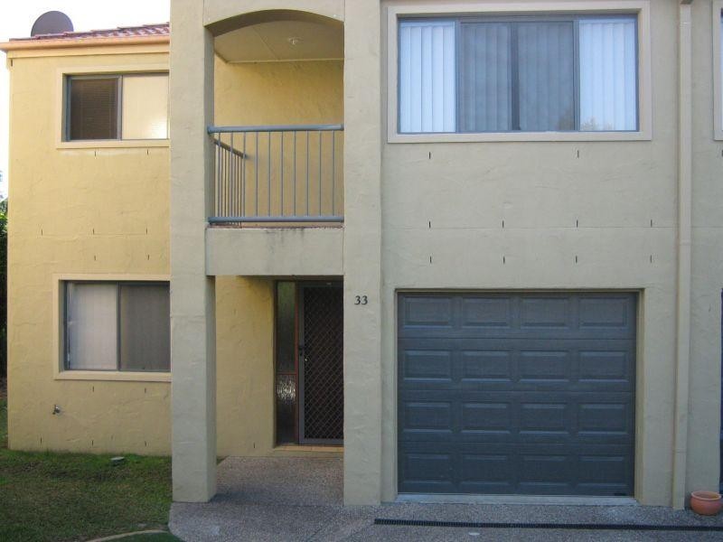 9/1 Santa Isobel Boulevard, Pacific Pines QLD 4211