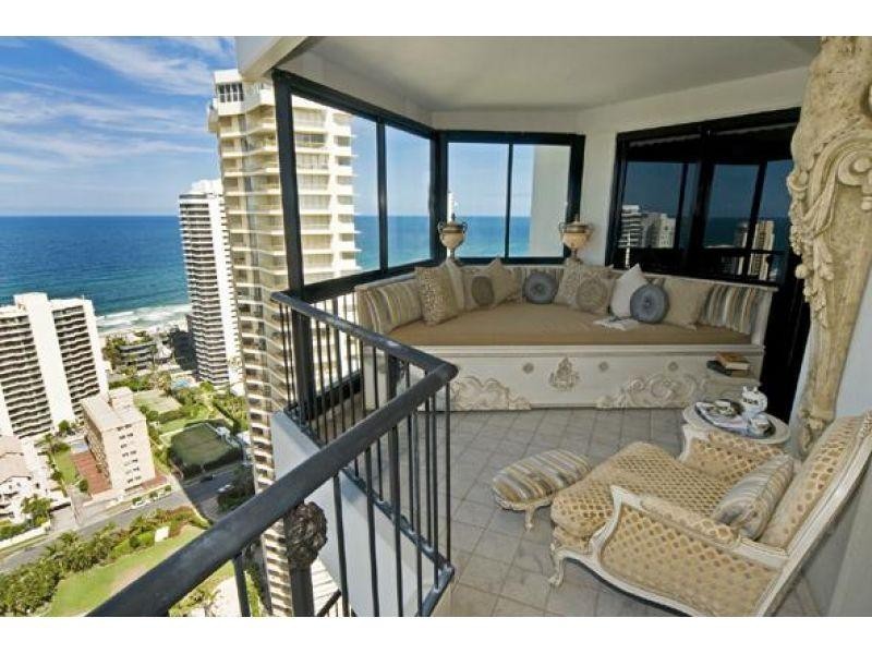 24 Breaker Street, Main Beach QLD 4217