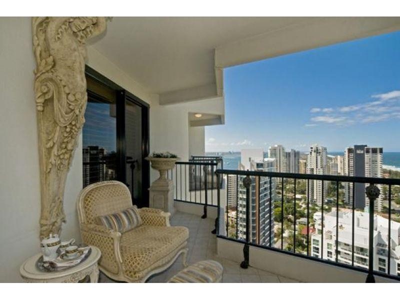 24 Breaker Street, Main Beach QLD 4217