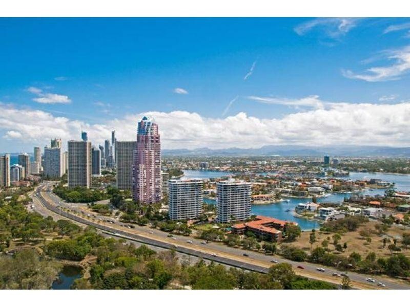 24 Breaker Street, Main Beach QLD 4217