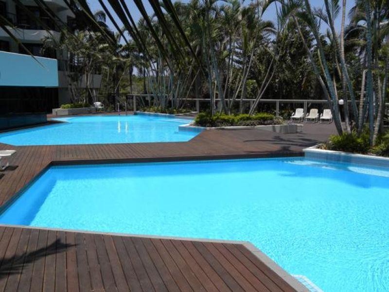 24 Breaker Street, Main Beach QLD 4217