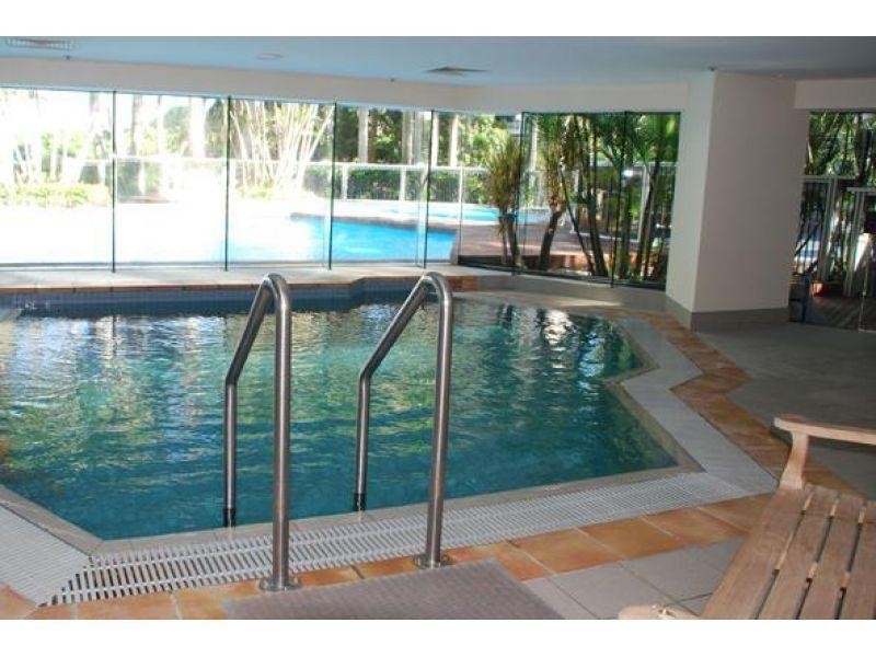 24 Breaker Street, Main Beach QLD 4217