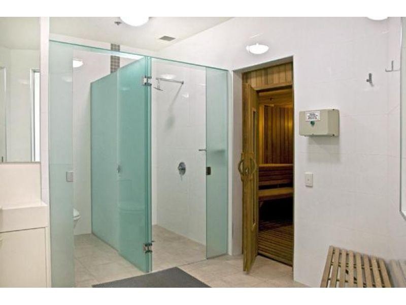 24 Breaker Street, Main Beach QLD 4217