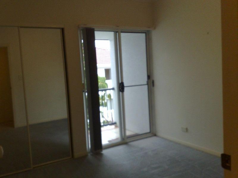 Apartment/3/30-36 Burra Street, Chevron Island QLD 4217