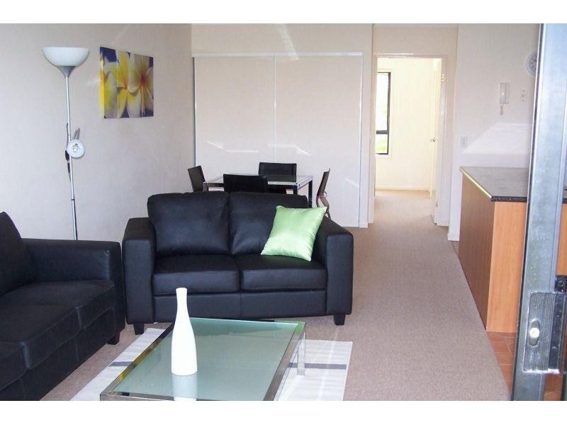 16-24 Purli Street, Chevron Island QLD 4217