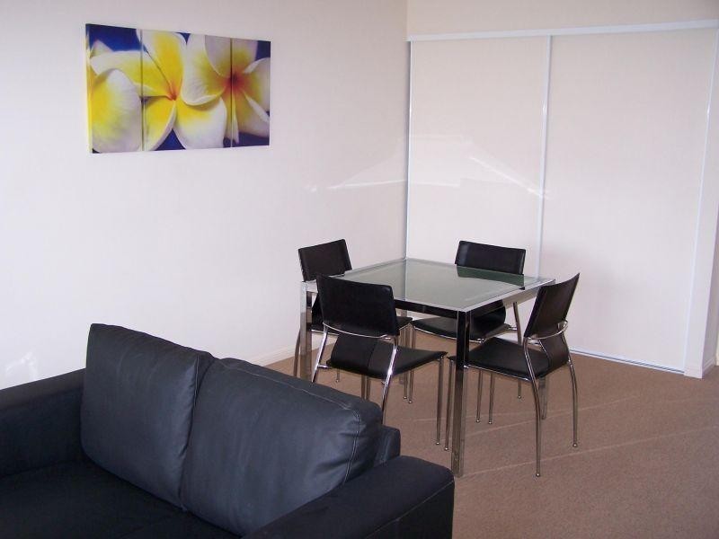 16-24 Purli Street, Chevron Island QLD 4217