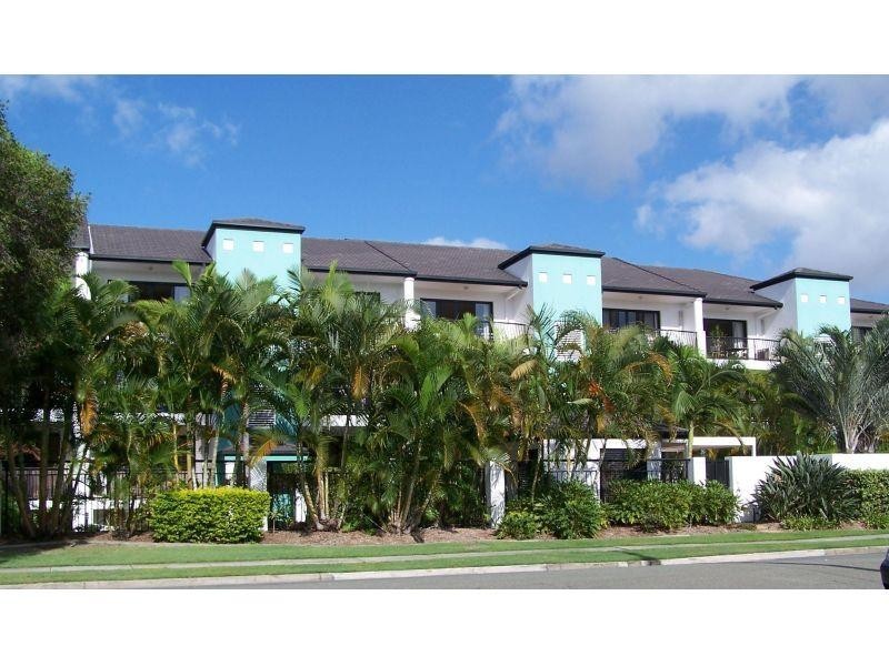 26/16-24 Purli Street, Chevron Island QLD 4217