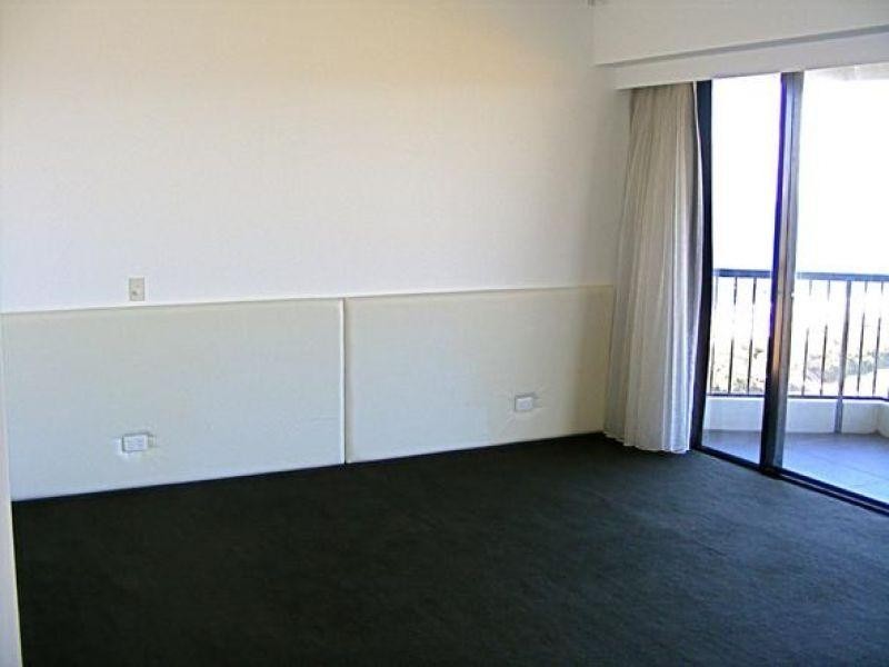 24 Breaker Street, Main Beach QLD 4217