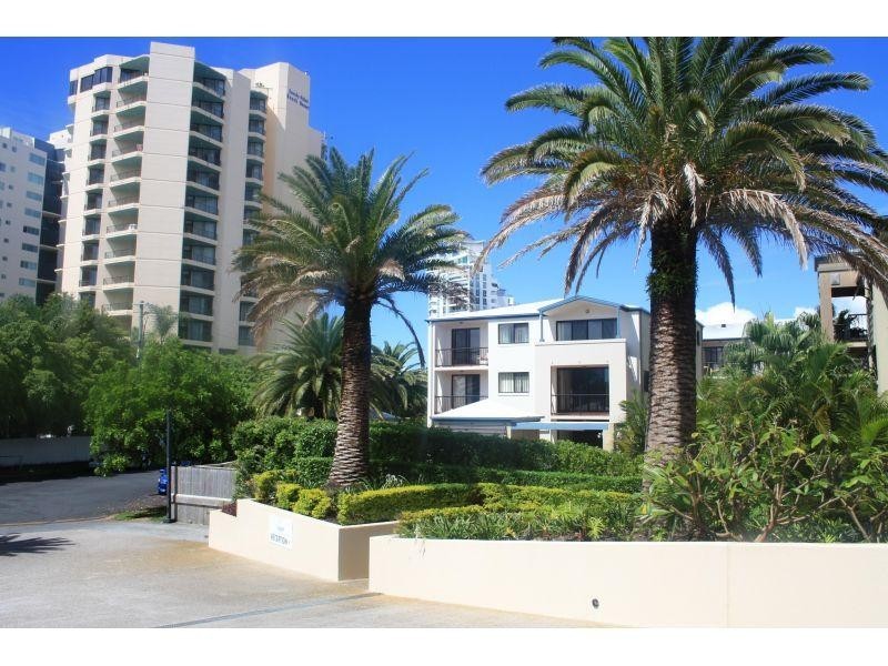 38 Labrador Street, Labrador QLD 4215
